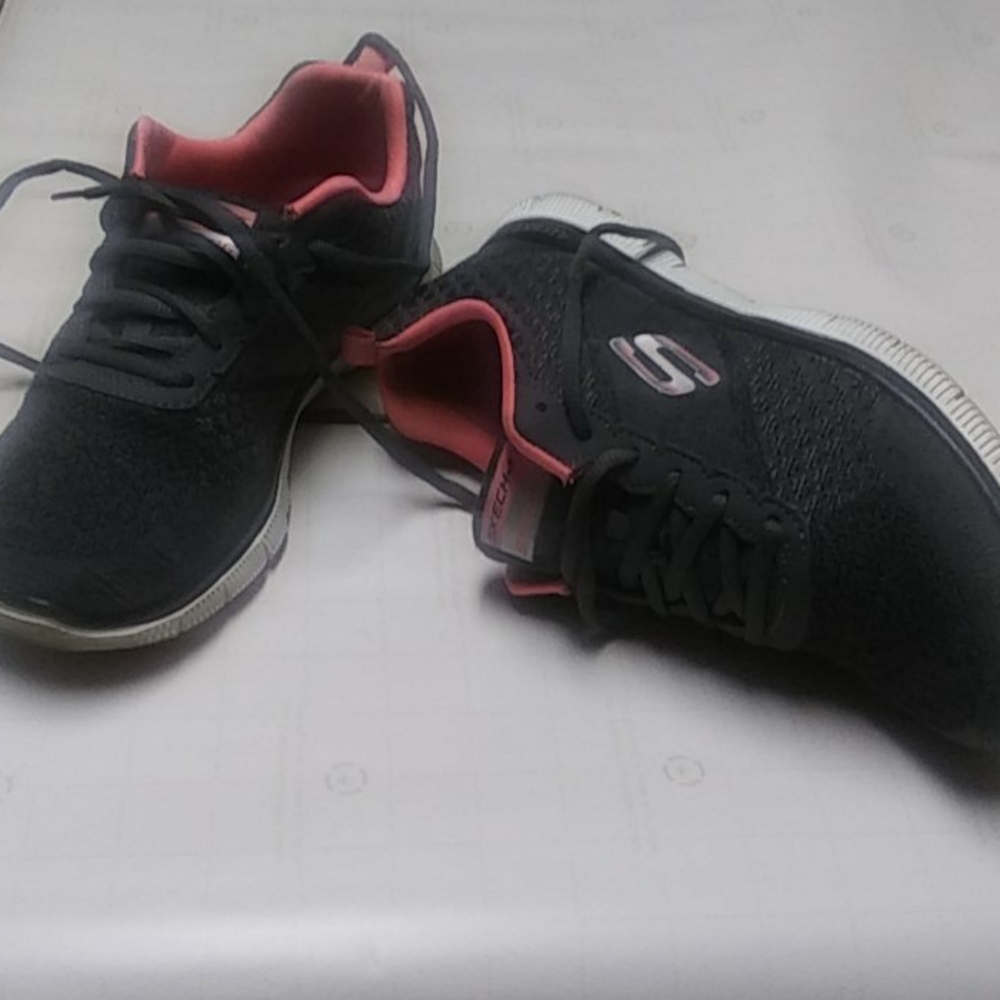 Skechers shoes